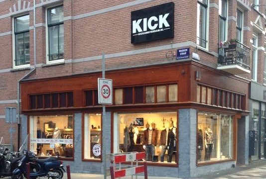 Restauratie winkelgevel kledingwinkel Kick aan de Middenweg 30 te Amsterdam